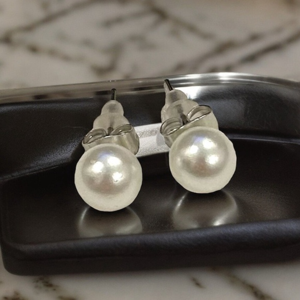 NWOT Faux Pearl Stud Earrings